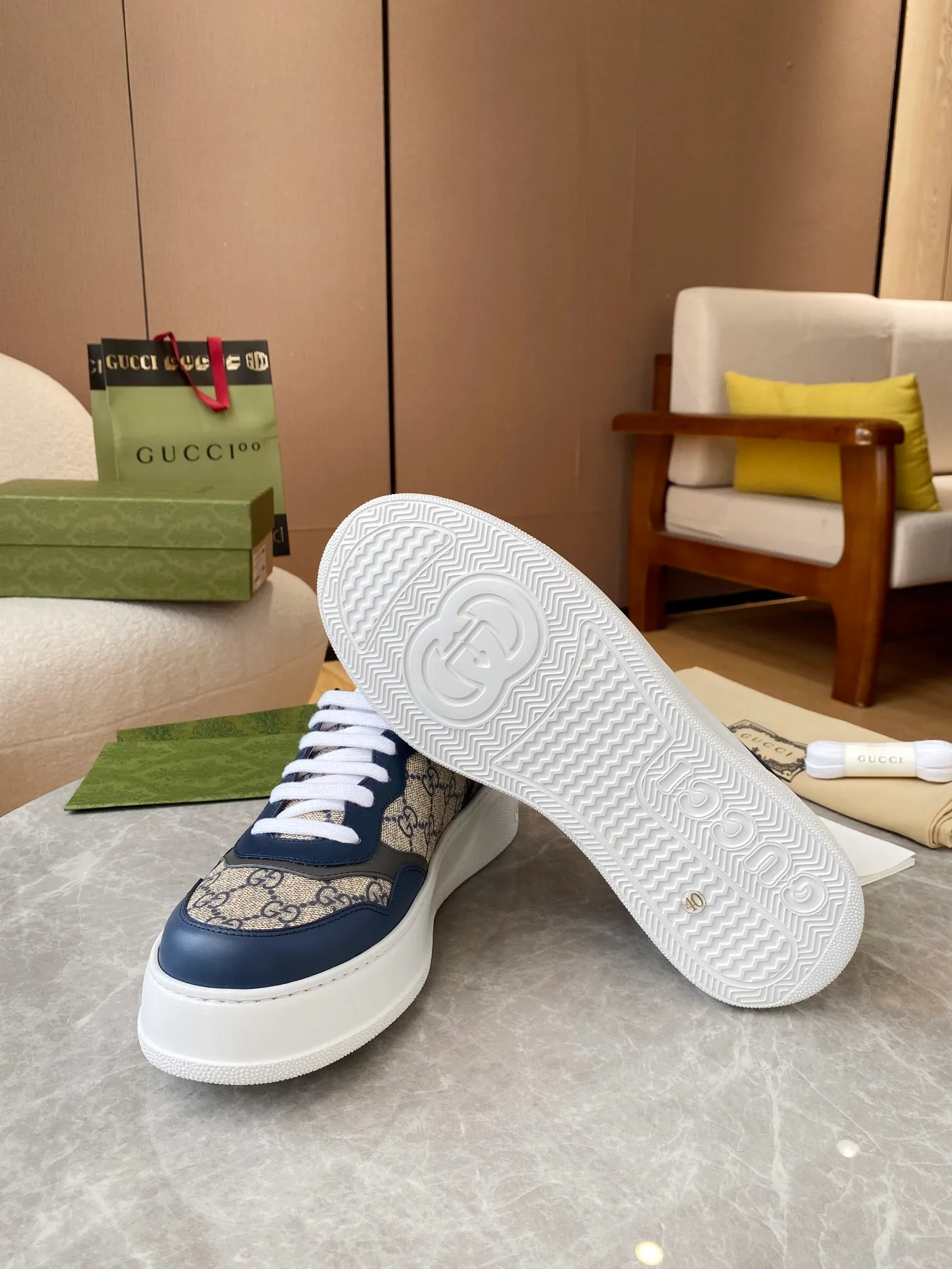 👟👟Ex-factory price 480👟👟 Women's Shoes Women's Clothing Women's Shoes Factory GUCCI New Gucci 🔵GUCCI Italian Gucci dad shoes 2️⃣ years of accumulation of dad shoes, original dismantling 1:1 development Couple 👫 style 🔜Versatile in all seasons 🔜 Fashion 🔜 Personality 🔜 Different Upper: Imported top-grained calfskin 🐮 Lining: Original grade A imported cowhide 🐮 Foot pads: Original grade A imported cowhide 💯 Full counter authentic packaging Midsole Latex pad with LOGO, last, oiled edge, air pressure coding process, supports NFC anti-counterfeiting chip detection! Size: women’s code 34-41, men’s code 38-45 (women’s 34 41, men’s 38 45 customized)